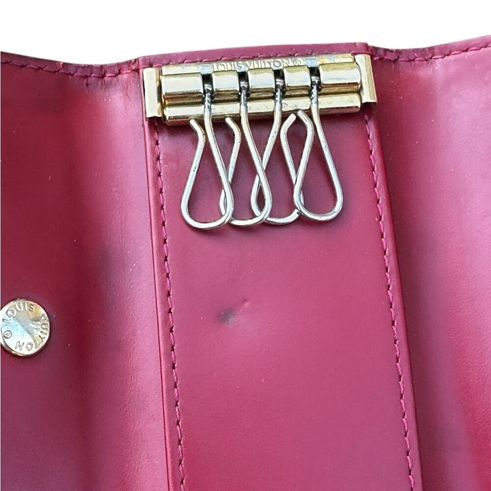Louis Vuitton
2014 Monogram Vernis Key Holder - Picture 5 of 9